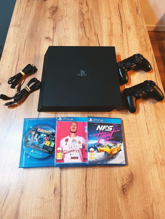 Zestaw PlayStation 4 Pro