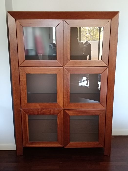 Cristaleira ou Armário de Sala