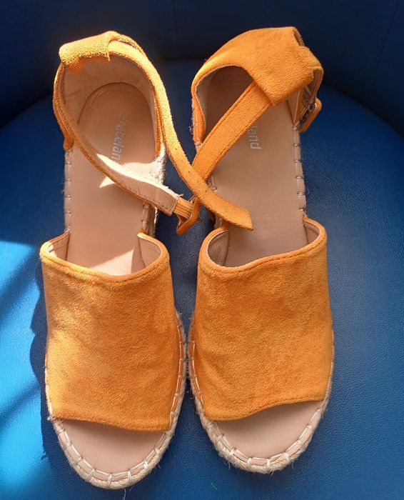 Модняві босоніжки