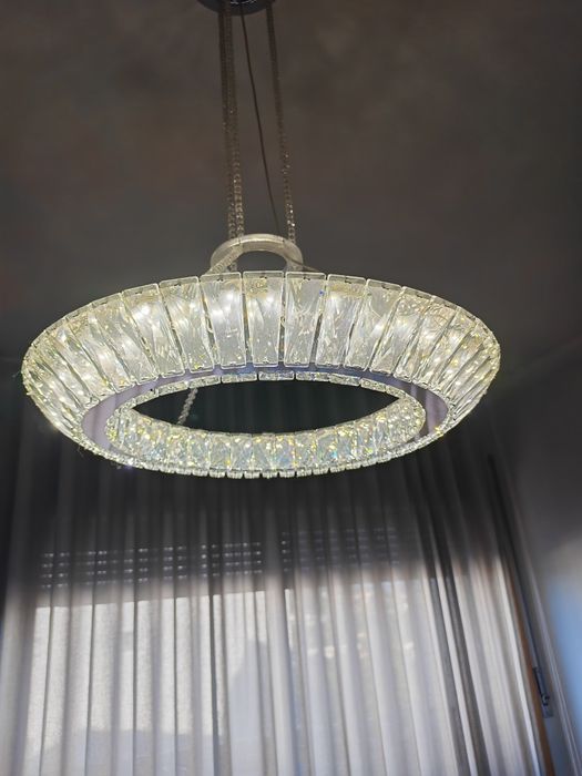 Candeeiro o de sala com 2 tipos de luzes
