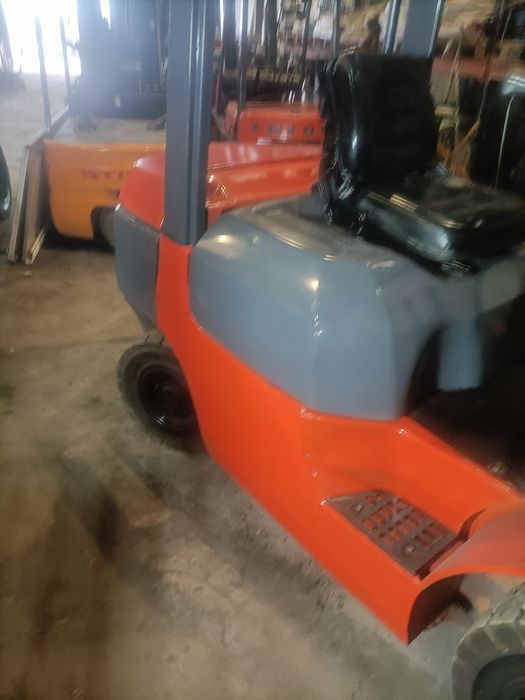 Empilhador Toyota 7FD25 Diesel