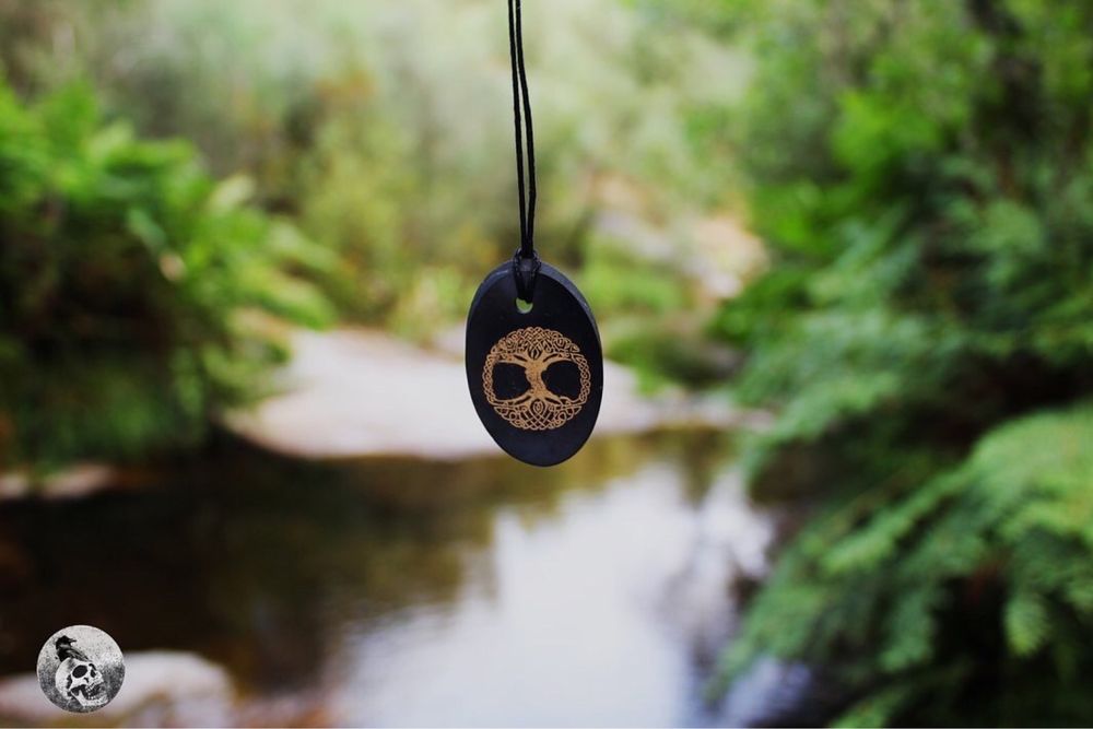 Colar shungite com simbolos