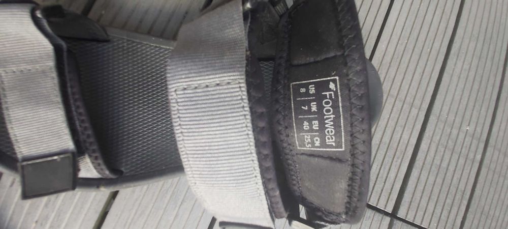 Sandały 4F rozmiar 42, długość 27 cm