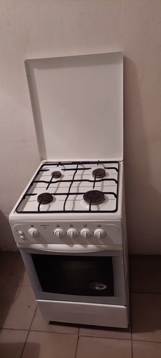 Газову плиту продаю