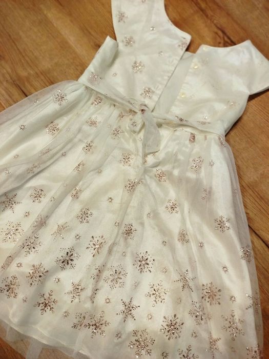Святкова сукня для маленької принцеси на 7-8 років