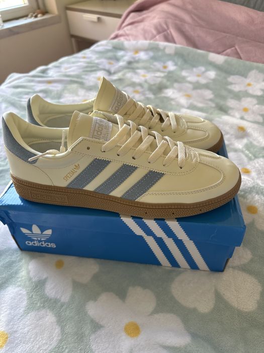 Adidad Spazial azul celeste e branco. Novo na caixa. T43