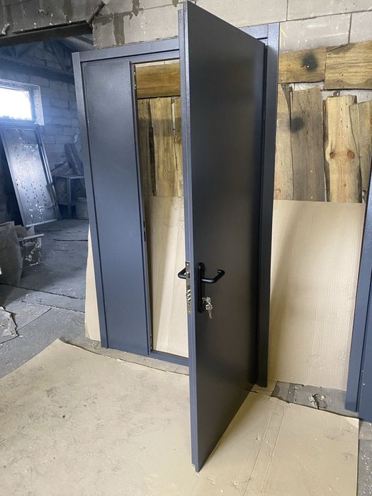 Двері під замовлення, технічні металеві двері, техническая дверь