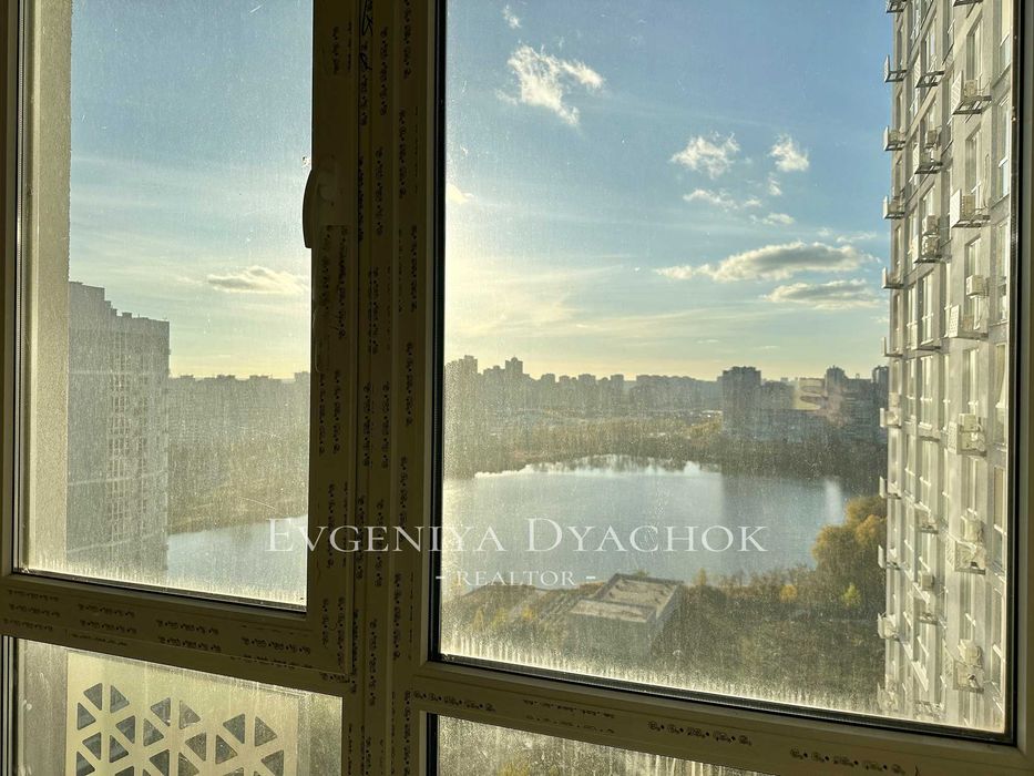 Продаж квартири - Ревуцького, 40-Б, ЖК «Лебединый», краєвид на озеро