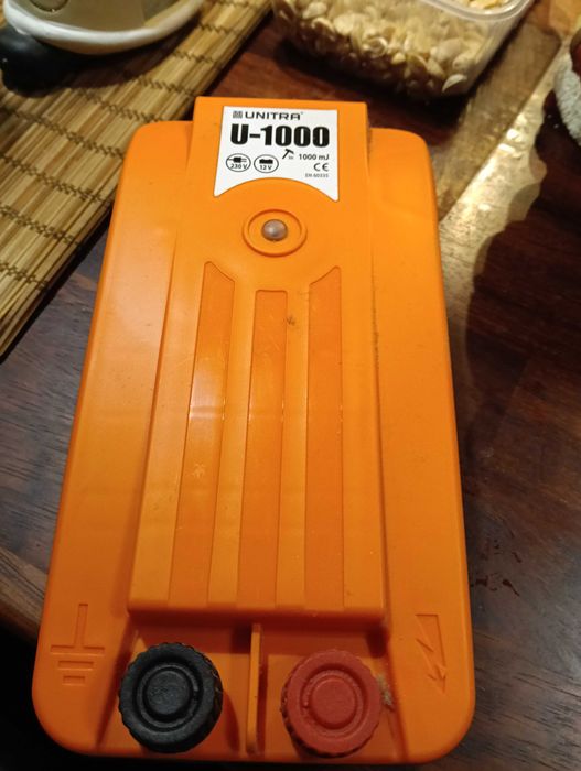 elektryzator sieciowo-akumulatorowy Unitra U-1000