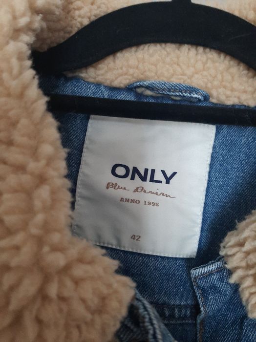 Джинсова куртка.