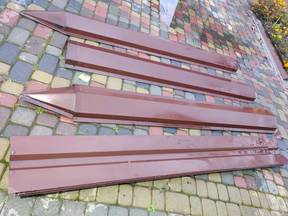 Коньки з бельгійської бляхи коричневого кольору/яндові на кришу/коньок