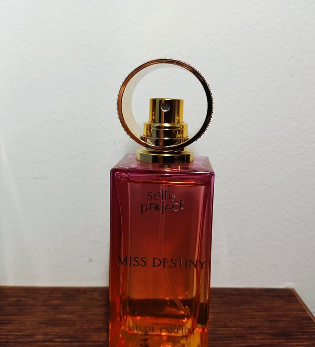 Perfum selfie project
