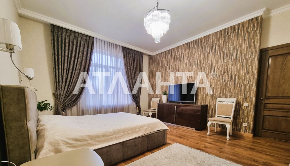 Дом с подвалом на участке 6 соток на  Фонтане