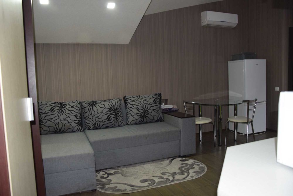 м.Наукова-центр Харкова. Сдам посуточно квартиру-студию.