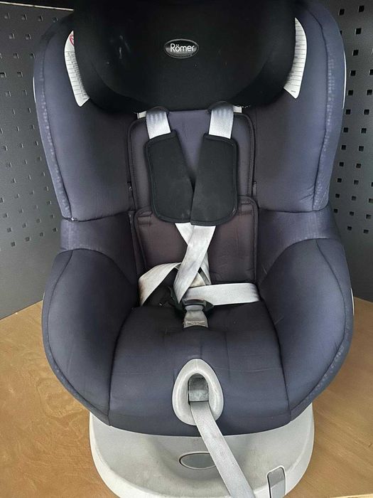 Cadeira Auto Britax Römer Dualfix – Giratória 360° – ISOFIX