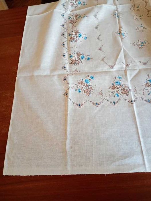 Obrus w kwiaty vintage PRL