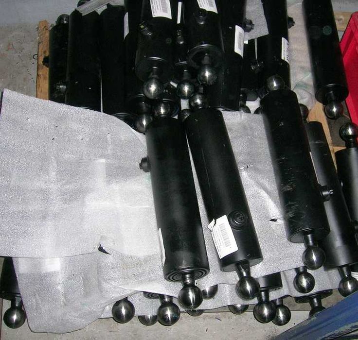 Siłownik wywrotu skok 500 kula/kula przyczepa HL,HW6011 nowy polski fv