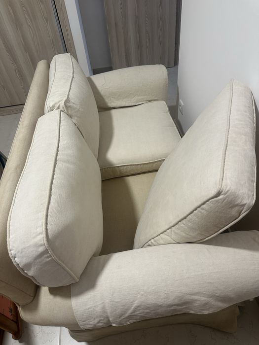 2 sofás de dois lugares