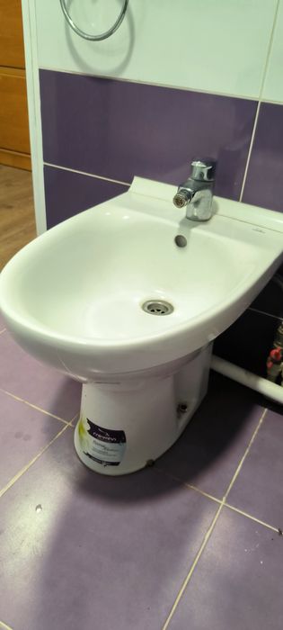 Продам биде с краном