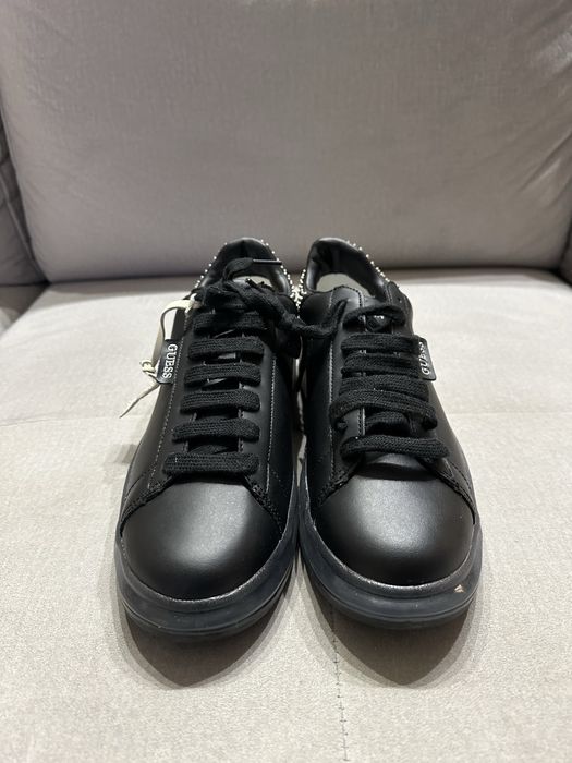 Sneakersy Guess czarny