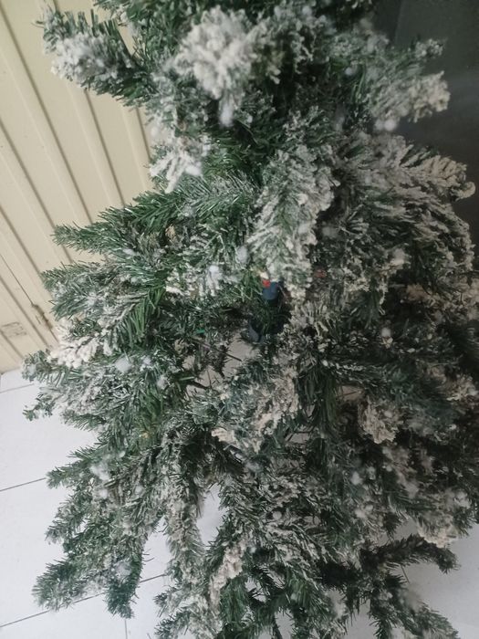 Árvore de natal com efeito neve 1,5m