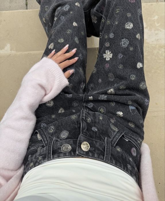 Джинси chanel різні