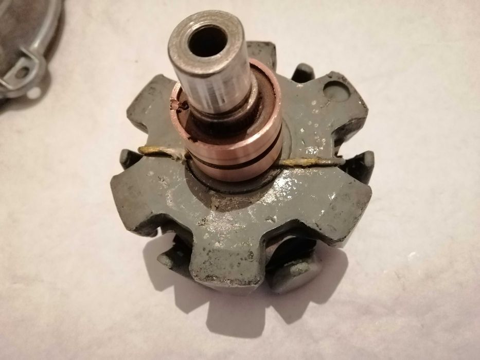 №60.ХОРОШИЙ-Генератор 12 вольт ЯВА/JAWA 638 Made in Czechoslovakia.