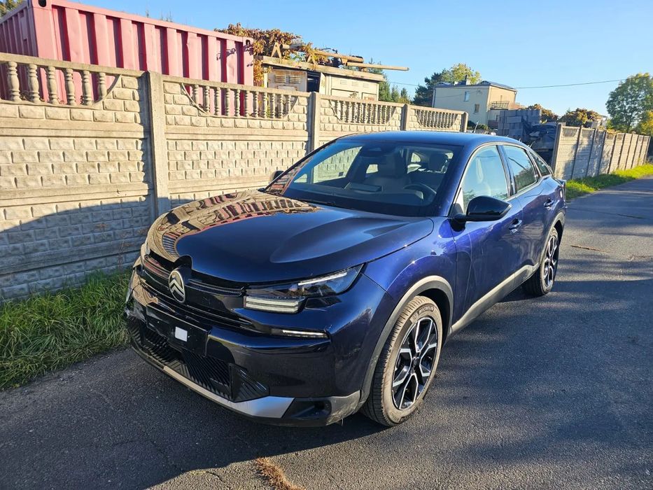 Citroën C4 Hybride, 145E-DCS6/136 koni, 1199 cm, automat, uszkodzony, ŁADNY