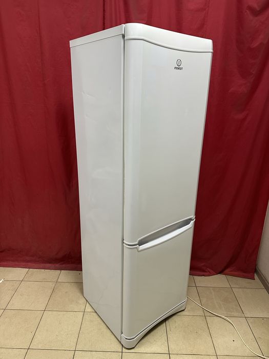 Холодильник Indesit B 18
