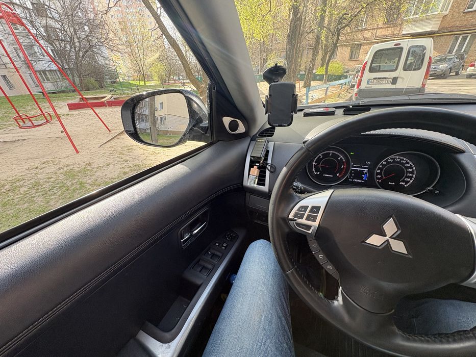 Mitsubishi outlander XL2010 rest 4wd