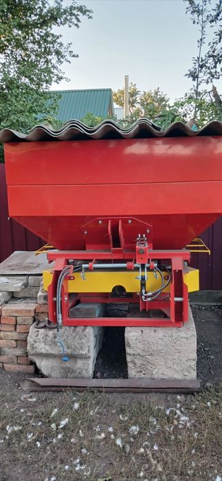 Продам розкидувяч мінеральних добрив