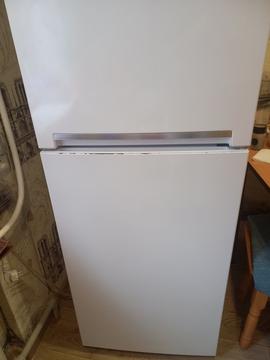 Продам холодильник BEKO. Б/у. Рабочий на половину.