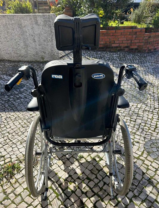 Cadeira de rodas manual de posicionamento Invacare Rea Clematis PRO