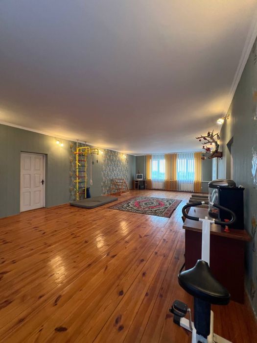 Будинок під Бізнес 468м2 з ділянкою 10сот Луцьк