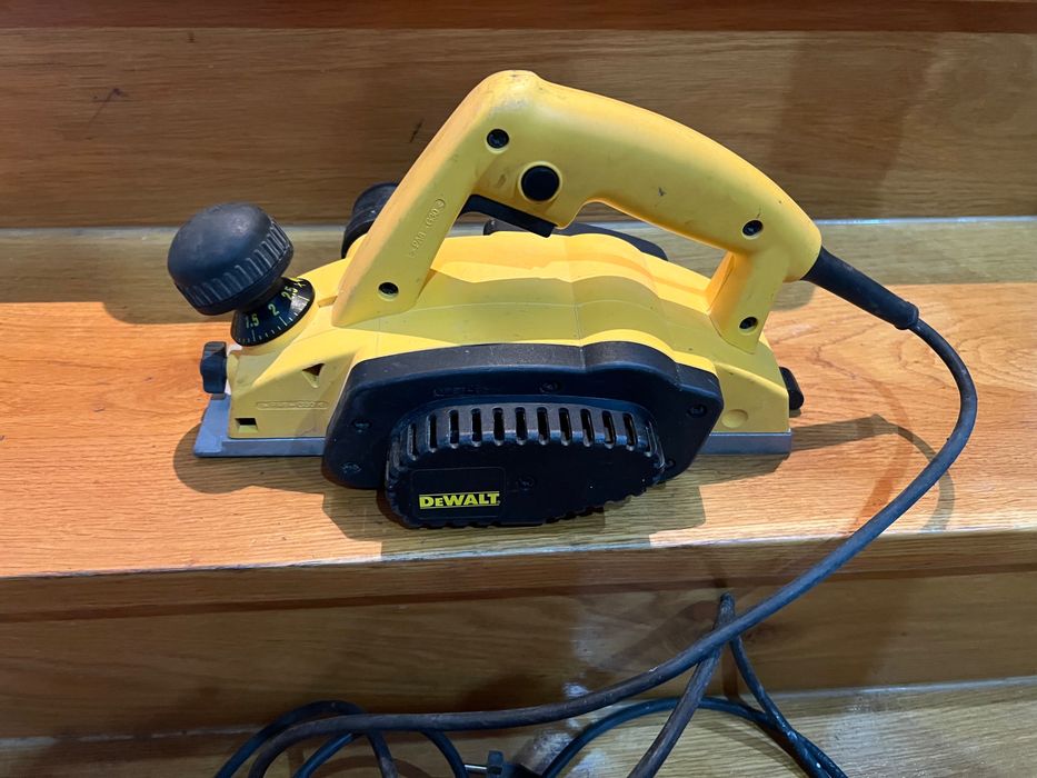 Plaina Elétrica DeWalt