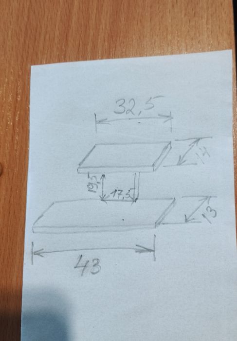 Полиця з двох поличок.