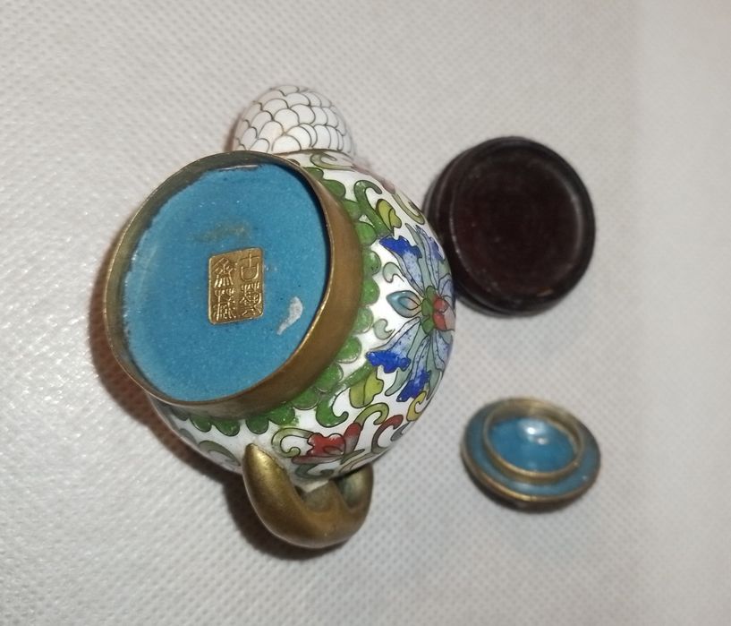 Bule em cloisonne Gu Yi Zhai Zang