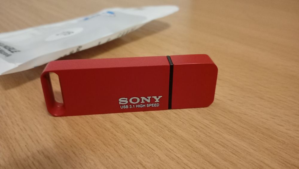 Pendrive SONY 2 TB USB 3.1