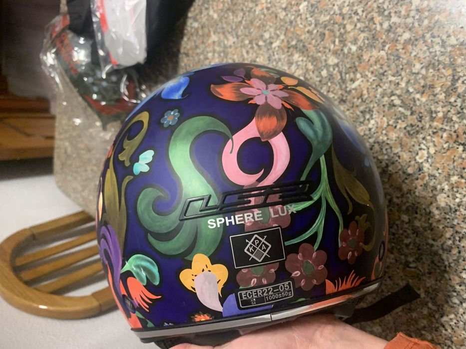 Capacete feminino tipo jet LS2