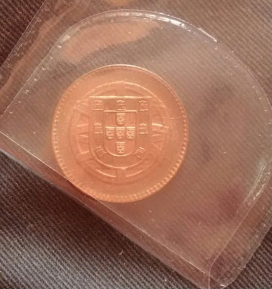 Moedas, notas, medalhas