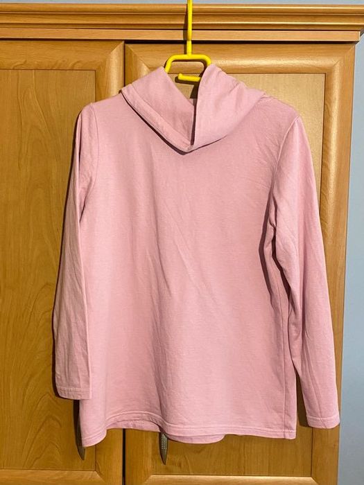 Różowa bluza basic