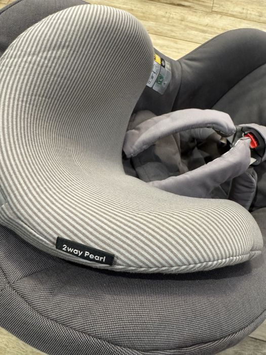 Fotelik samochodowy Pearl+ baza Maxi Cosi