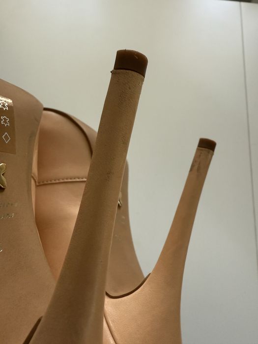 Szpilki Kazar kremowe