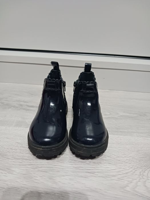 Lakierkowe botki zara rozm. 23