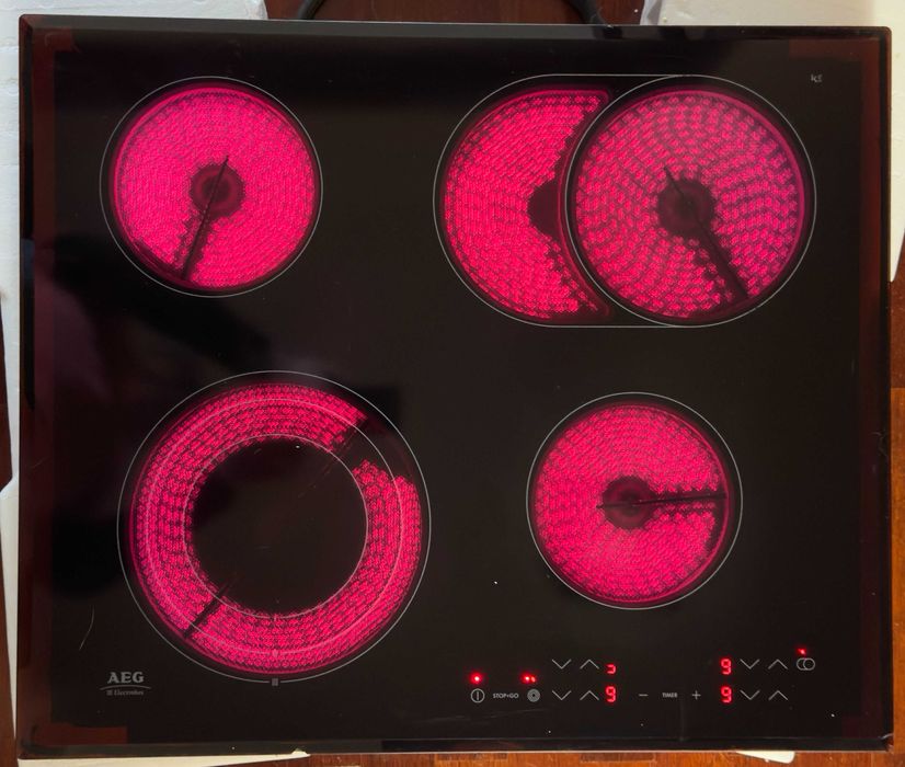 Fogão Placa vitrocerâmica AEG 66301 KF N