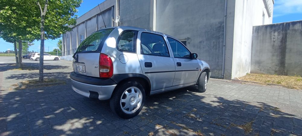 Opel corsa  1.0 gasolina
