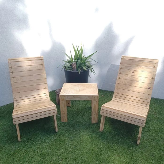 Conjunto de jardim 2 cadeiras e 1 mesa de apoio