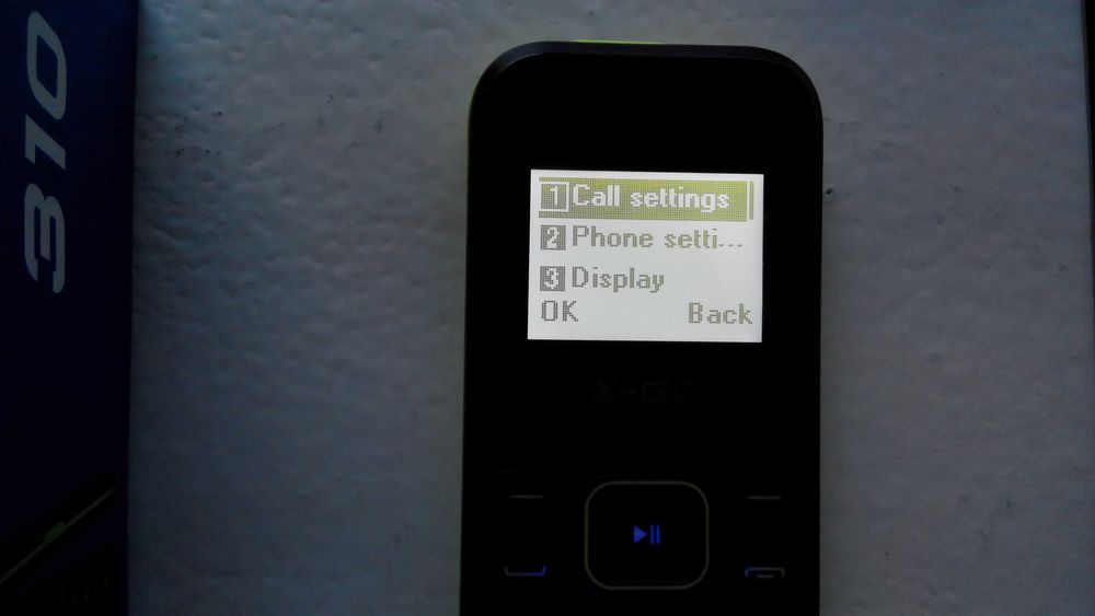 Кнопочный телефон на 2 сим-карты с мощным фонариком