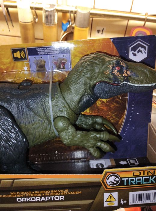 Динозавр Jurassic world