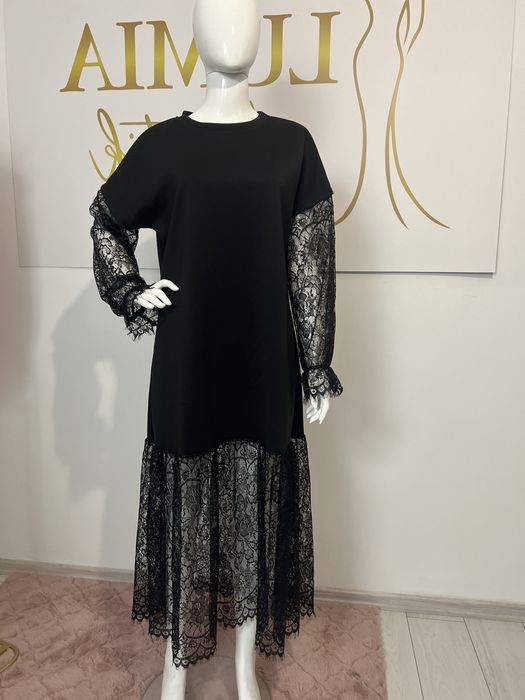 Sukienka koronka czarna